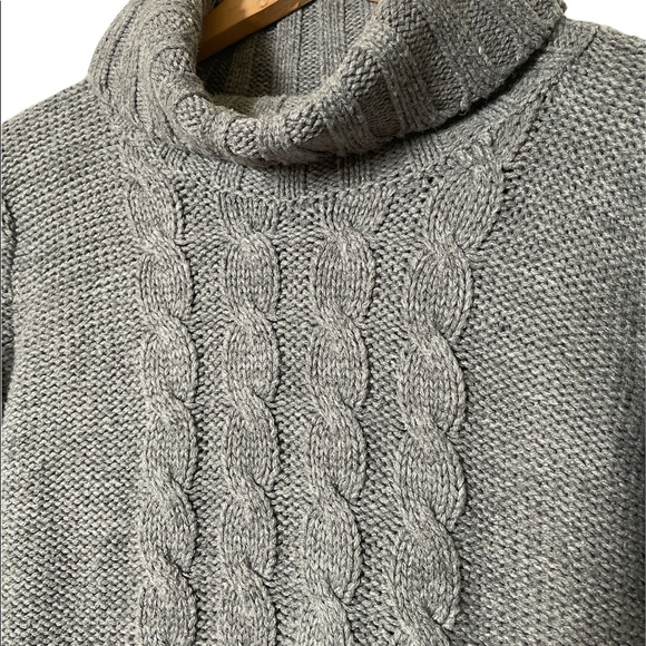 ❄️ Cozy gray turtleneck sweater size M - Picture 2 of 9